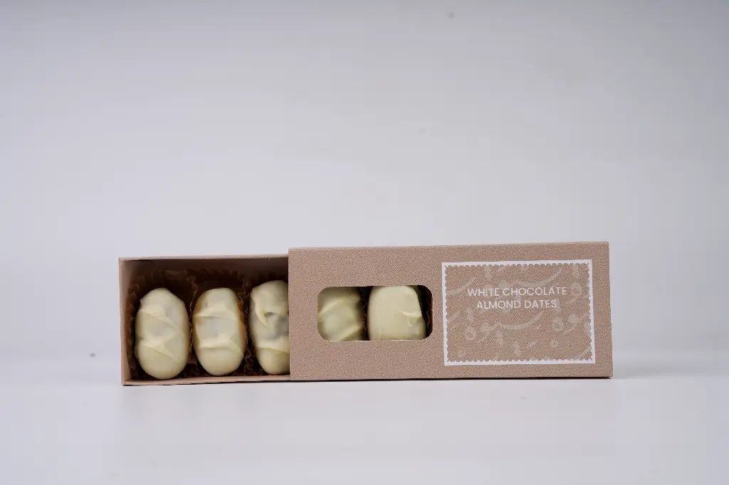 White Chocolate Almonds Snack Box