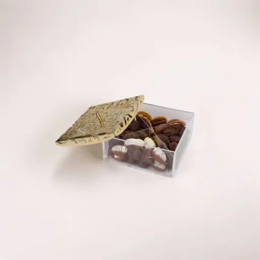 تمر وشوكولاتة بلجيكية - هدية الصندوق الذهبي