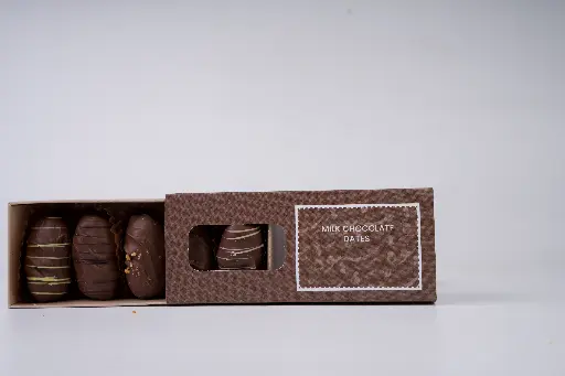 صندوق صغير من التمر مغطس بالشوكولا الميلك 