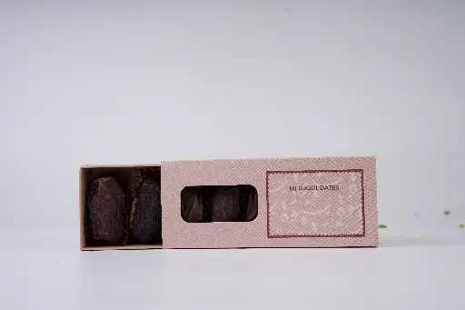 Plain Medjoul Dates Snack Box