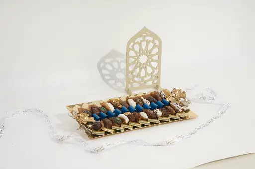 صينية ذهبية متوسطة